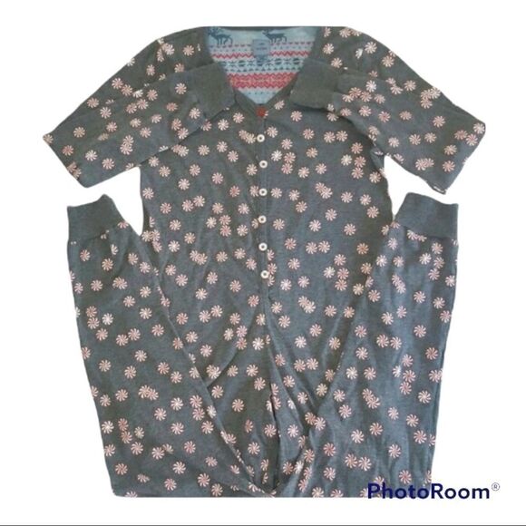 Jane and Bleecker Women's one piece grey pajamas with peppermint candy Size M - Picture 6 of 6